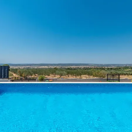 Pet Friendly In Σπίτι διακοπών Tinj